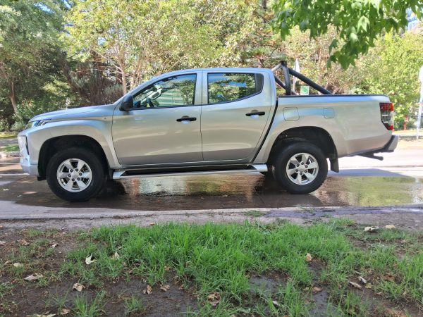 Mitsubishi L200 CRT 4X2 D/C TD Work CR E6 - Imagen 8