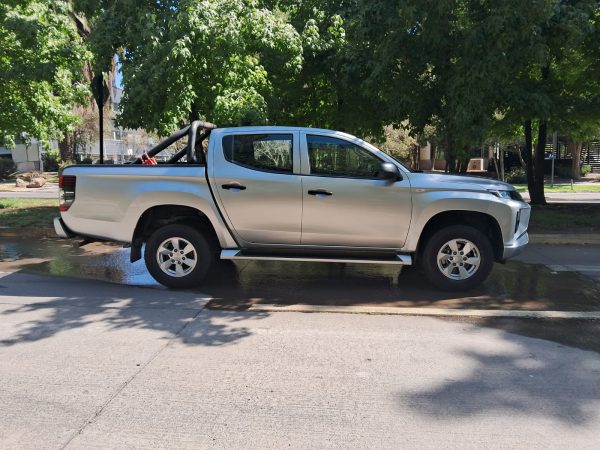 Mitsubishi L200 CRT 4X2 D/C TD Work CR E6 - Imagen 9