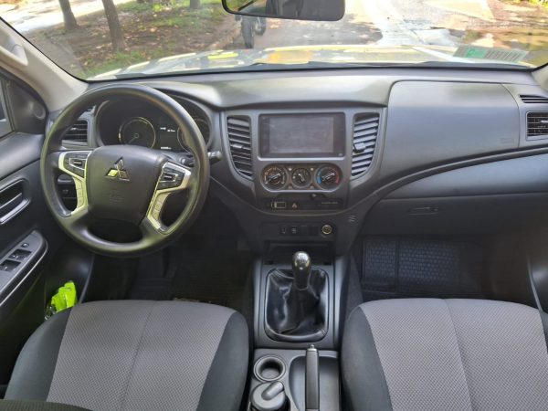 Mitsubishi L200 CRT 4X2 D/C TD Work CR E6 - Imagen 18