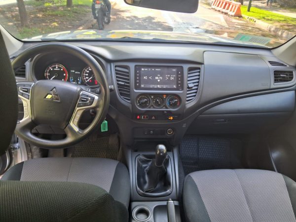 Mitsubishi L200 CRT 4X2 D/C TD Work CR E6 - Imagen 23