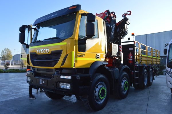 Iveco 2024 Trakker500 CV / AUT 8x4 con Grua Fassi F545 RA 2.28 15.000 KG/ NUEVO /